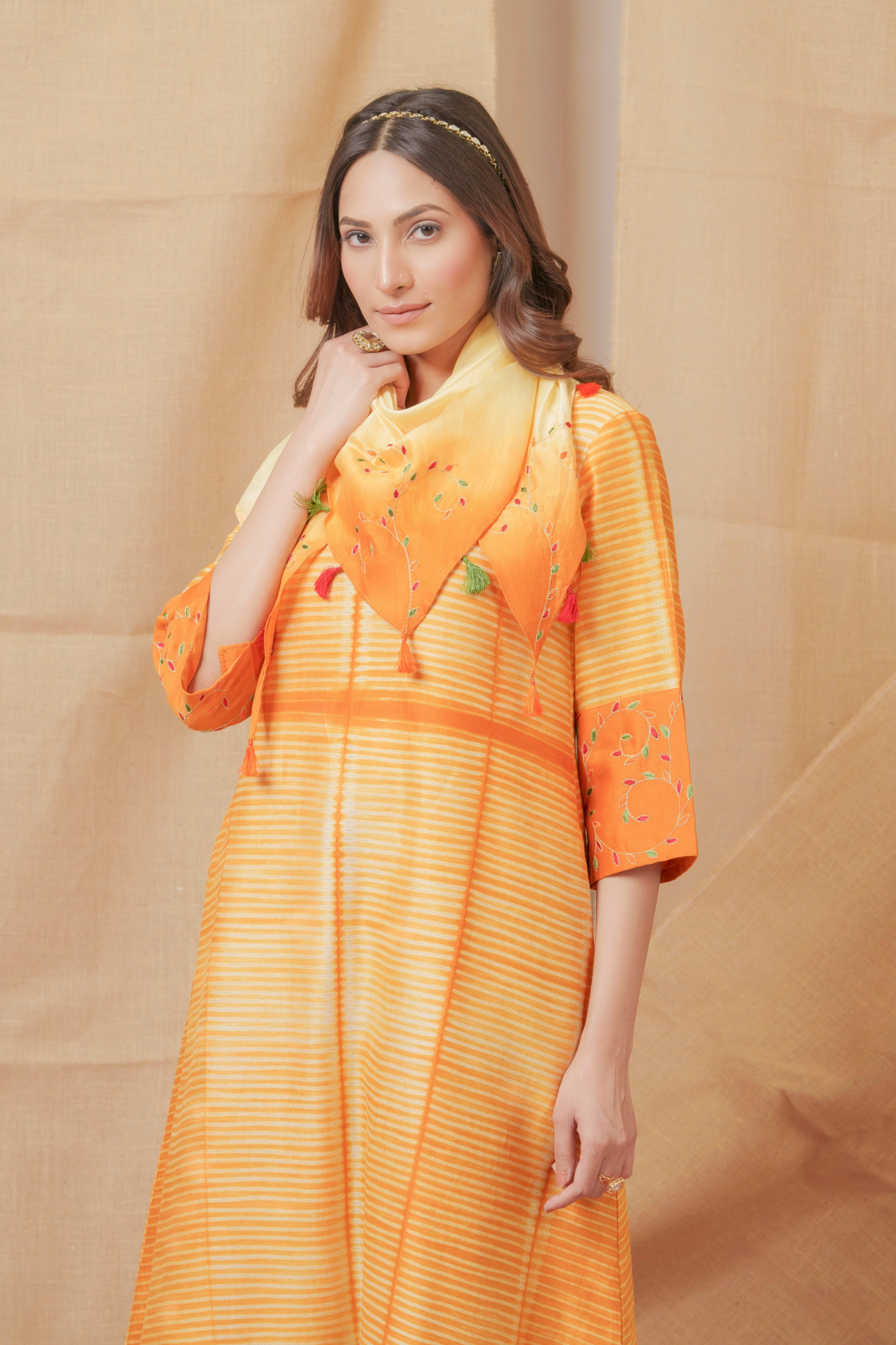 Peela Sitara Kurta