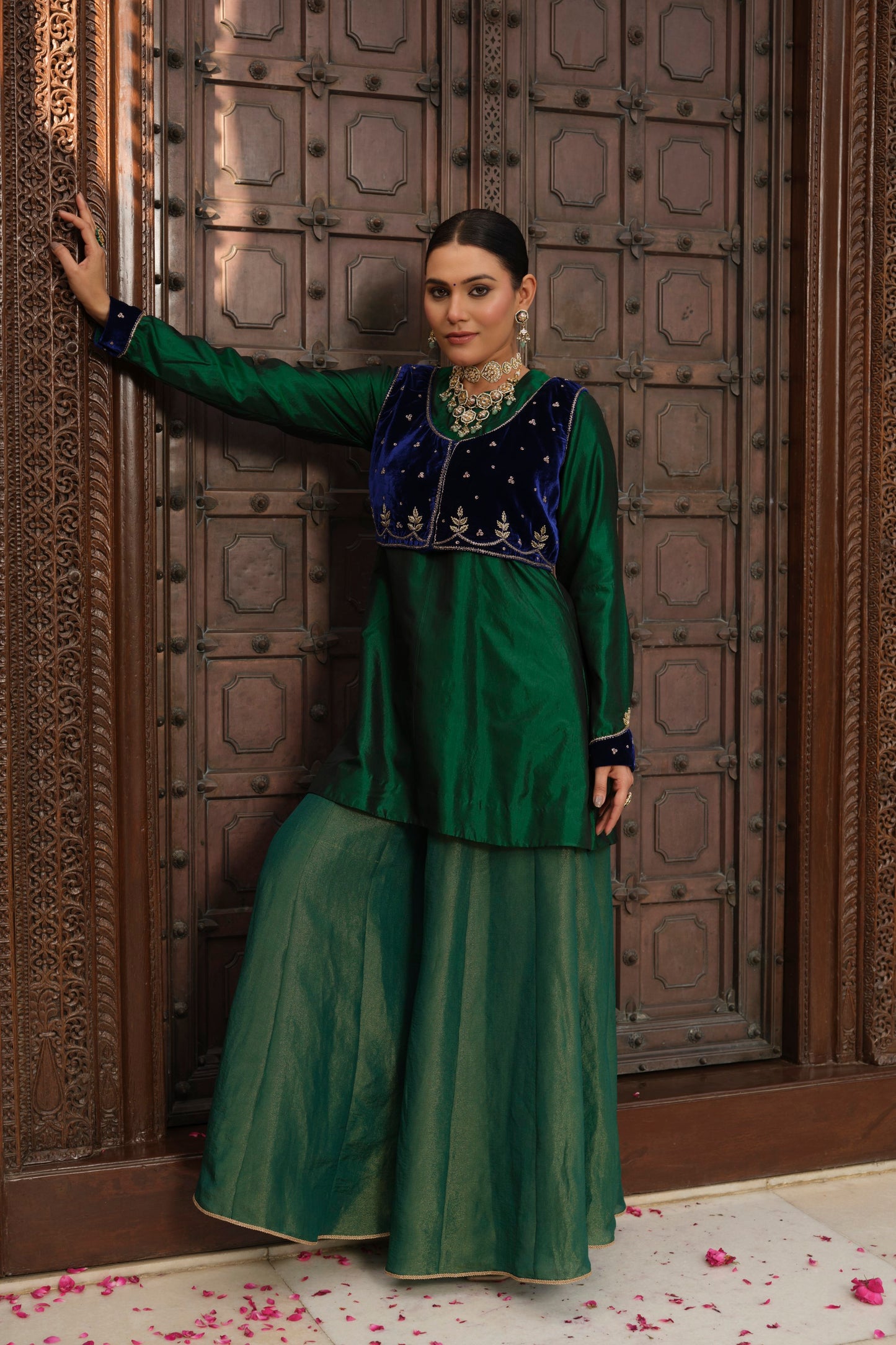 Uns Silk And Velvet Kurta & Jacket Set
