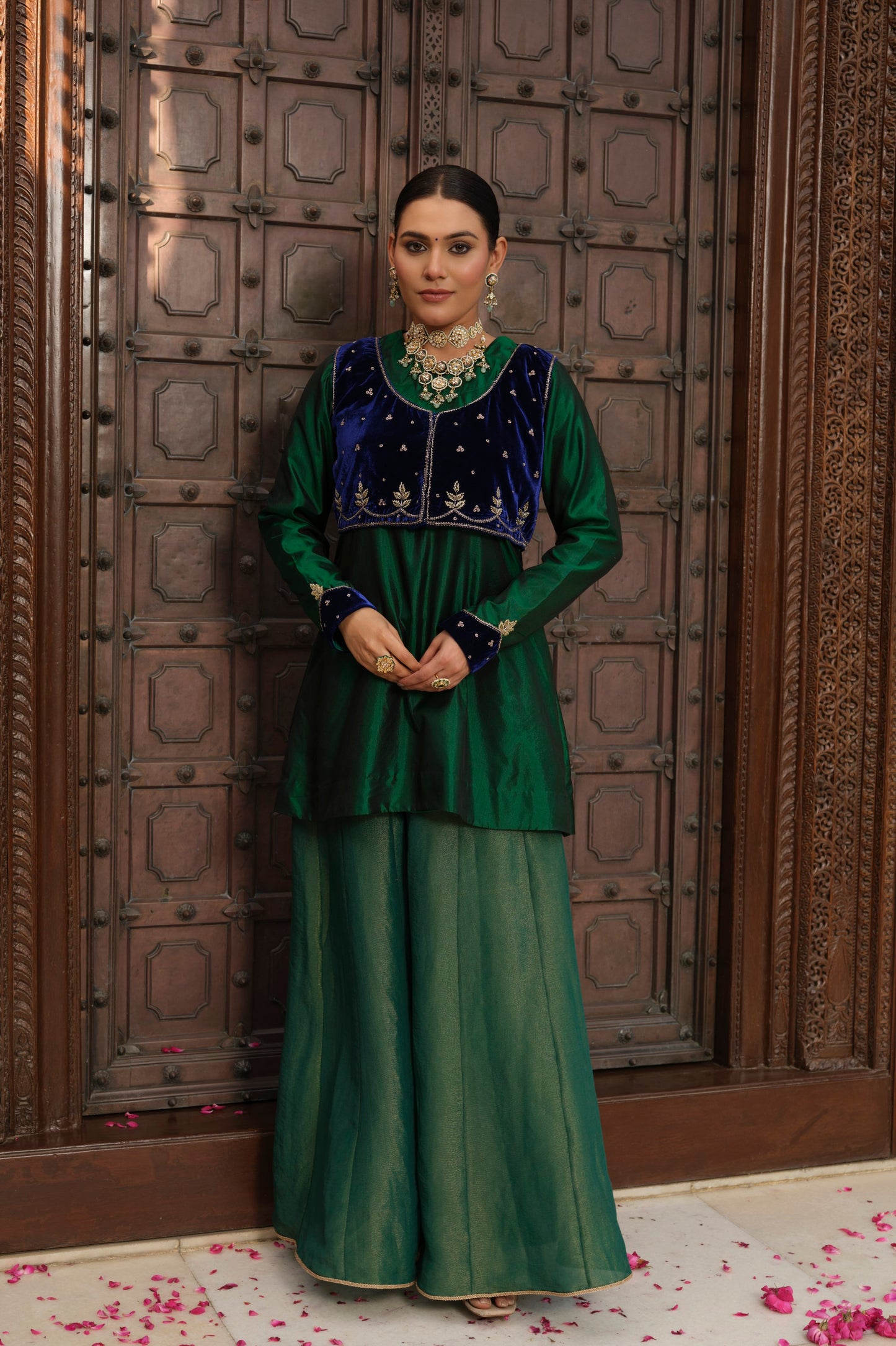 Uns Silk And Velvet Kurta & Jacket Set