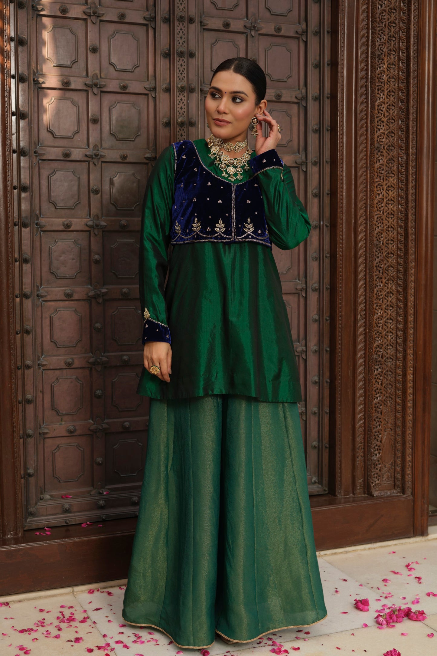 Uns Silk And Velvet Kurta & Jacket Set