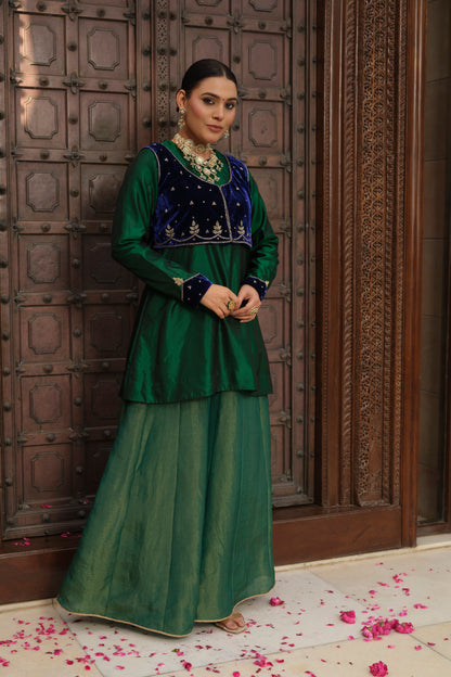 Uns Silk And Velvet Kurta & Jacket Set
