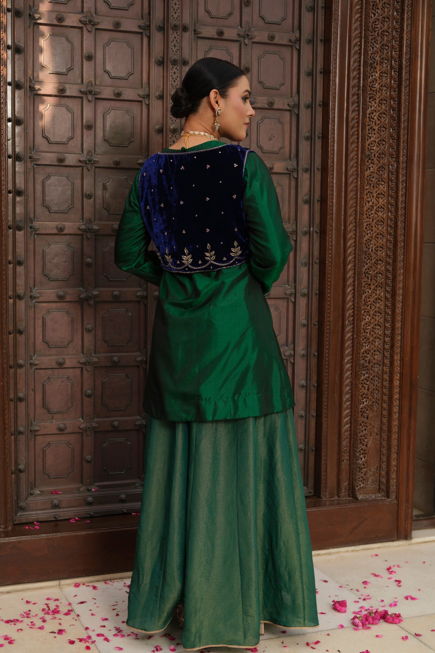 Uns Silk And Velvet Kurta & Jacket Set