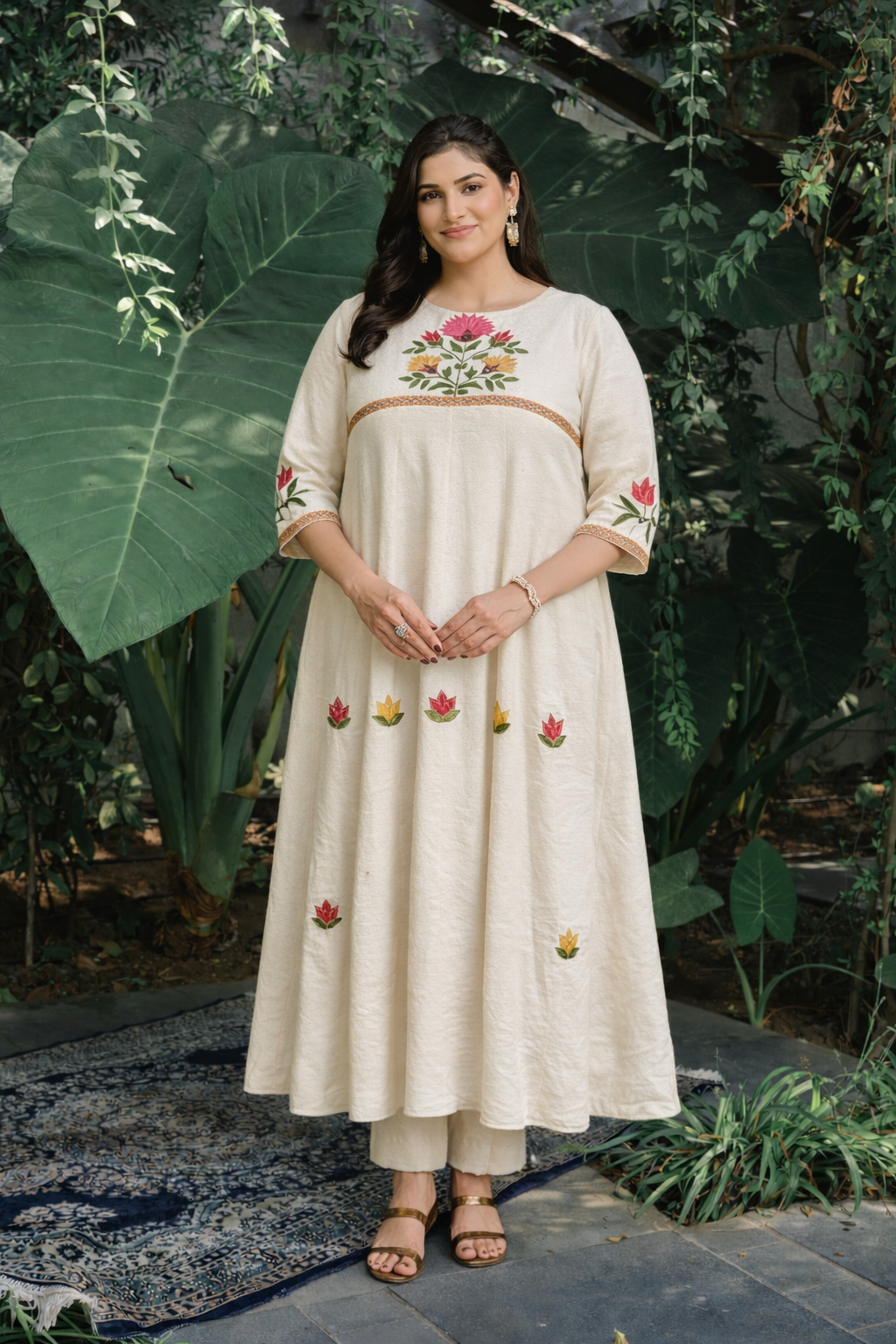 Ravisha Jacquard Kurta (Curve-friendly)