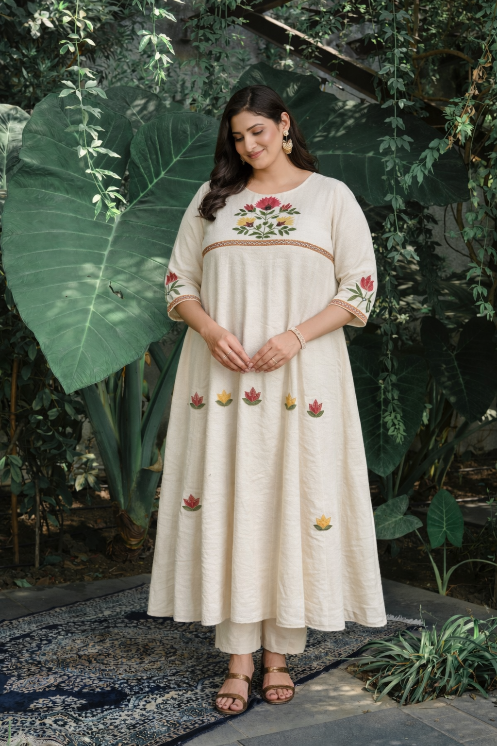 Ravisha Jacquard Kurta (Curve-friendly)